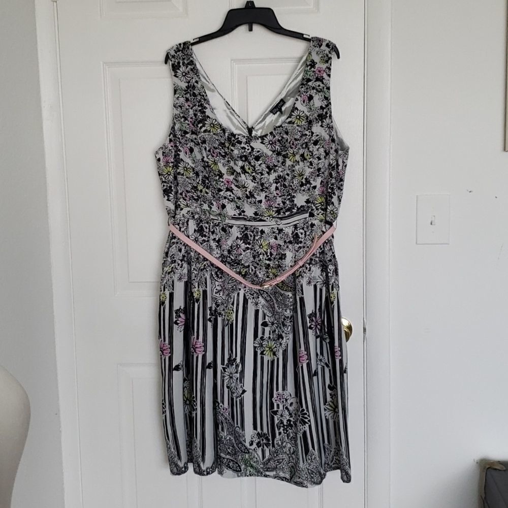 City Chic Floral Dress 